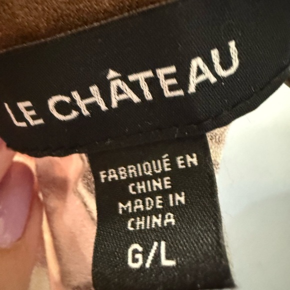 Le Chateau Abstract Print Blouse in Cream, Pink, and Green - Picture 2 of 4